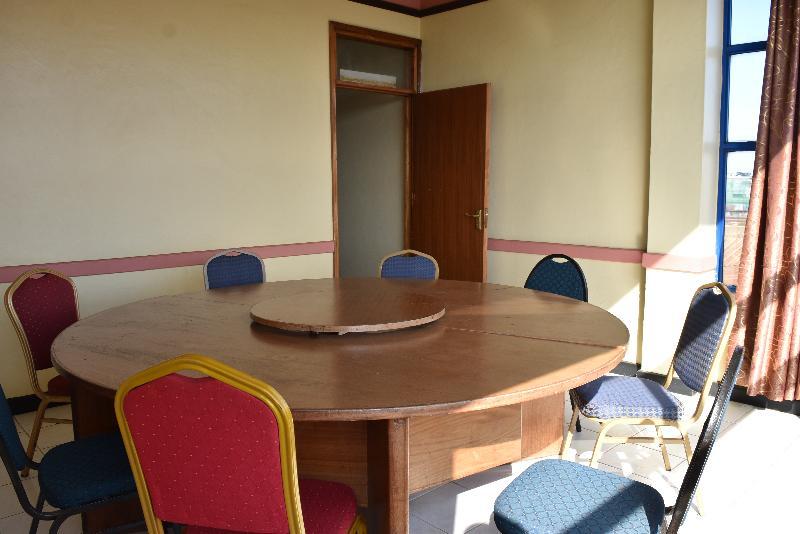 Ibis Hotel 2000 Karatina Экстерьер фото