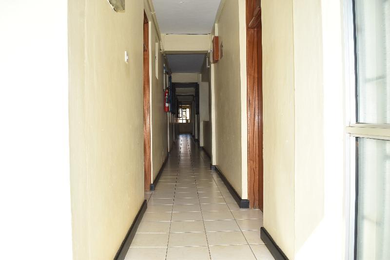 Ibis Hotel 2000 Karatina Экстерьер фото